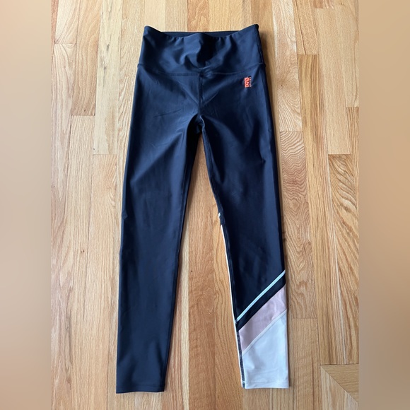 PE Nation Legging Size Medium - Picture 6 of 8